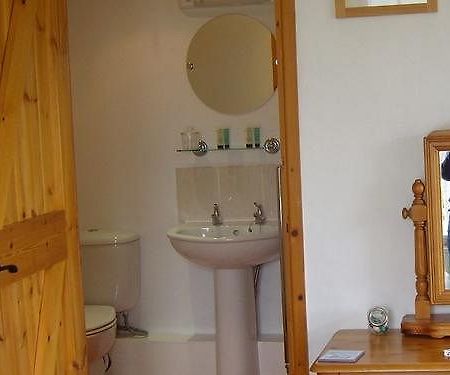 Hotel The Wheel House Atlow Esterno foto